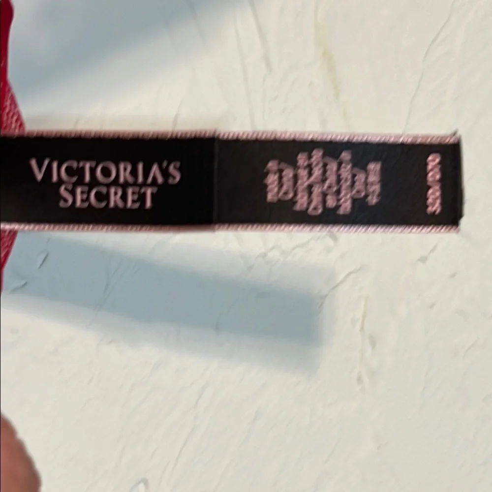 Victoria's Secret Red Unlined Plunge Bra 32D - Picture 2 of 5